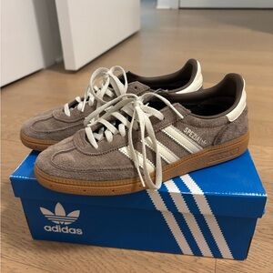 Adidas Women’s Original Handball Spezial Earth Strata/Off White